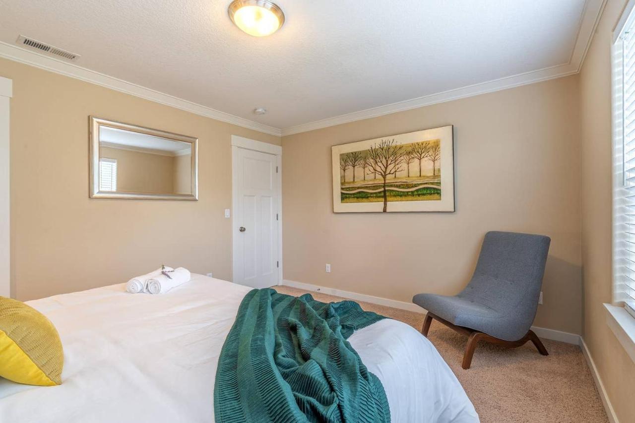 Modern Home, Four Bedrooms, King Beds Tigard Dış mekan fotoğraf
