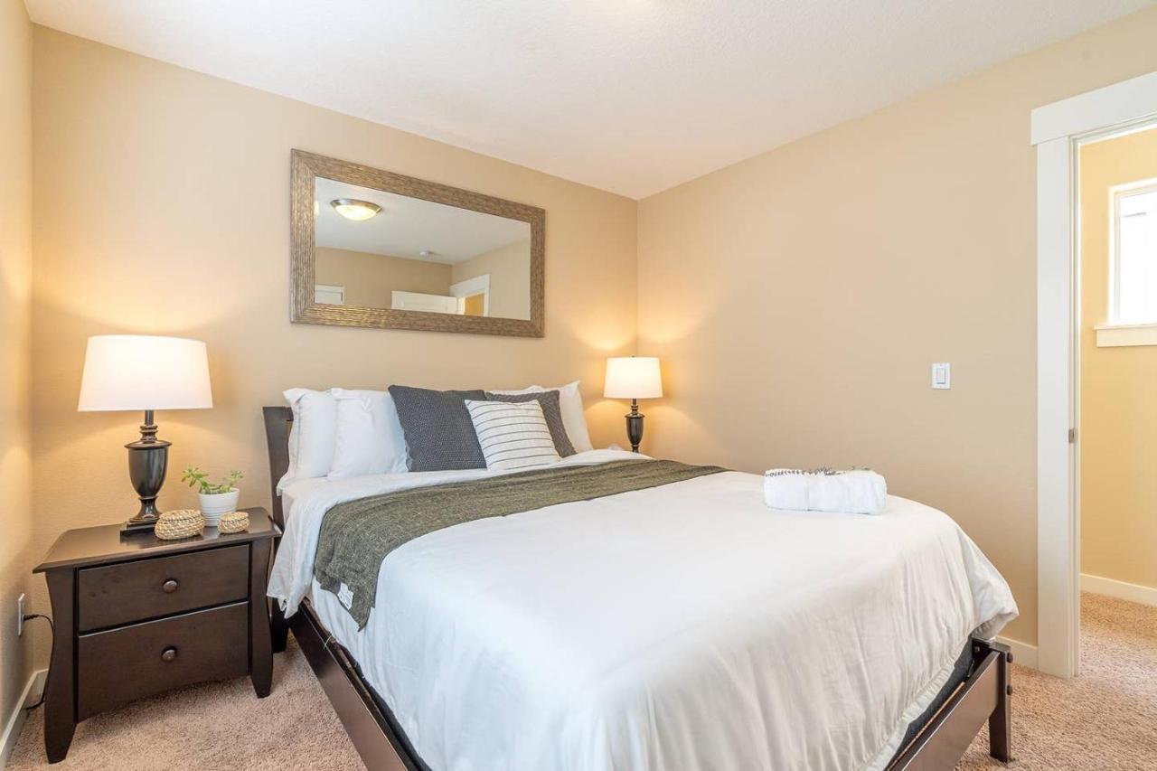 Modern Home, Four Bedrooms, King Beds Tigard Dış mekan fotoğraf